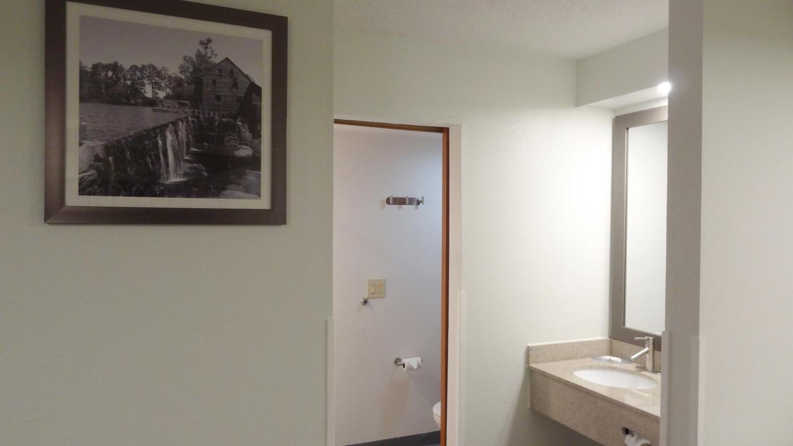 Quality Inn & Suites Raleigh North