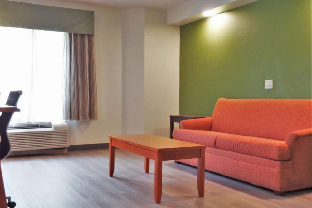 Quality Inn & Suites Raleigh North Image 12